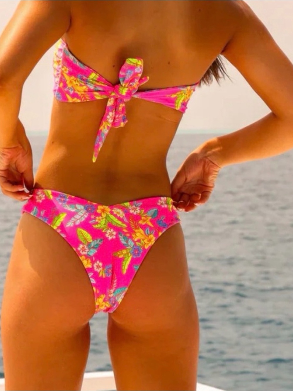Kulani Kinis Viva Vacation Bikini Set (M top, L V-Cheeky Bottom) - Picture 2 of 7